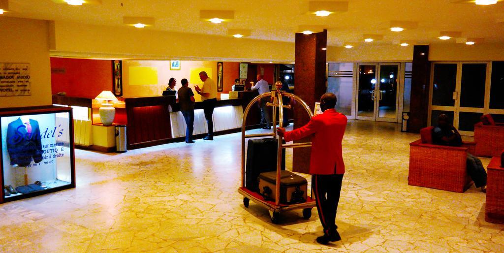 Hotel Sawa Douala Esterno foto