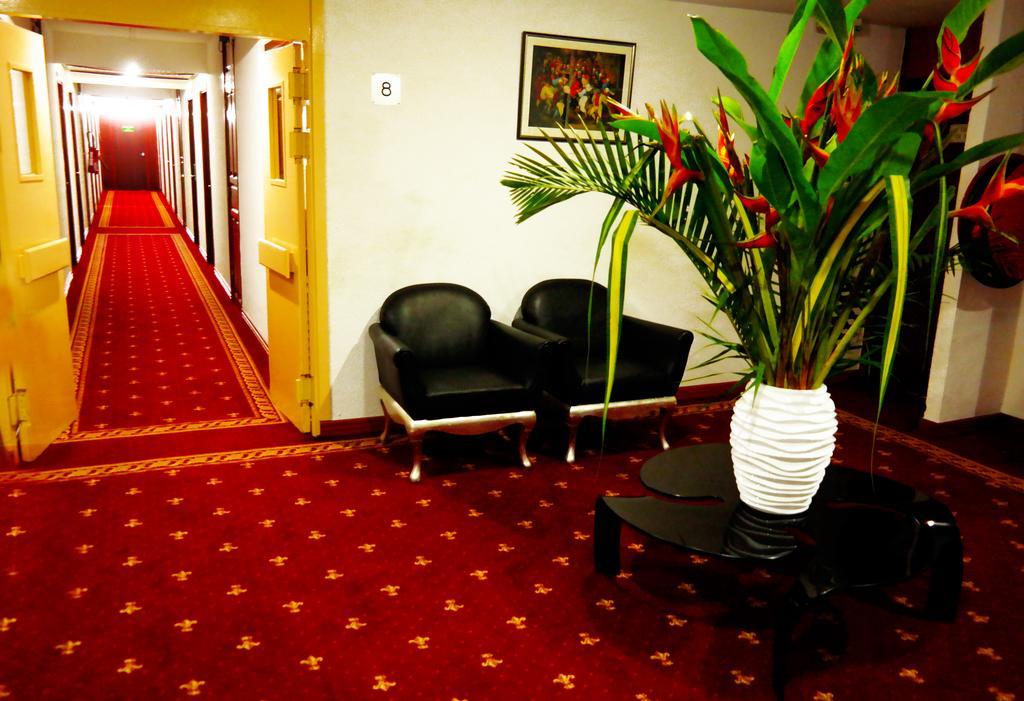 Hotel Sawa Douala Esterno foto