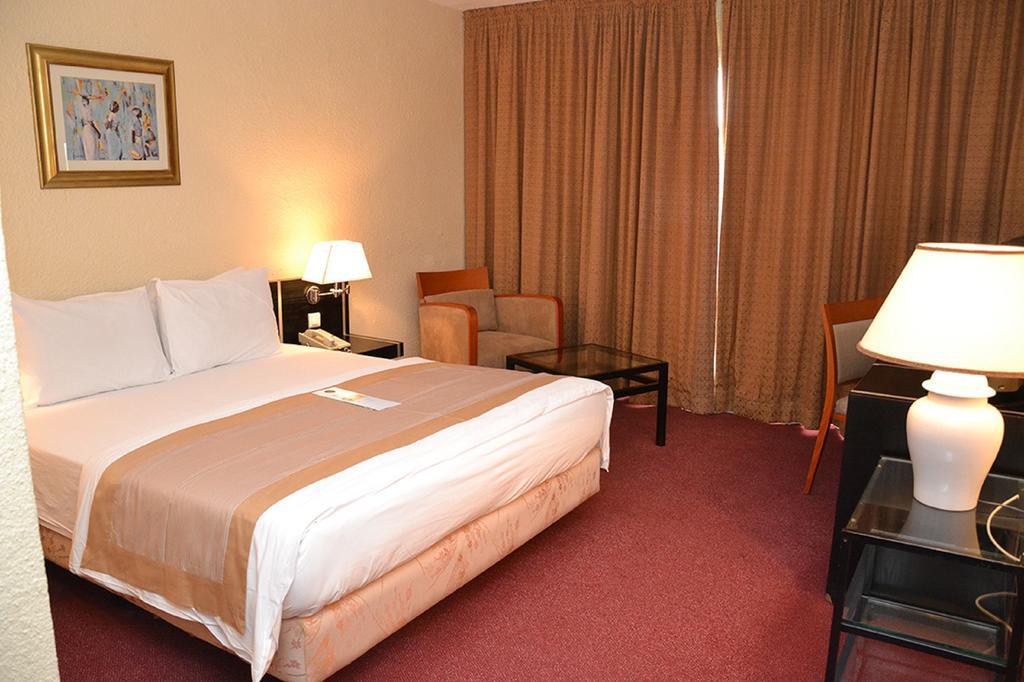 Hotel Sawa Douala Esterno foto