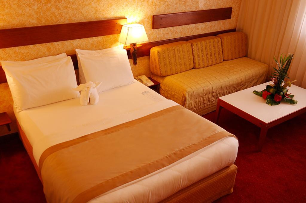 Hotel Sawa Douala Esterno foto
