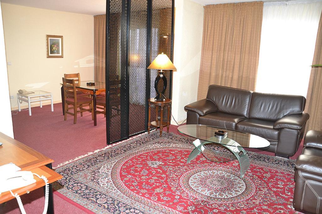 Hotel Sawa Douala Esterno foto