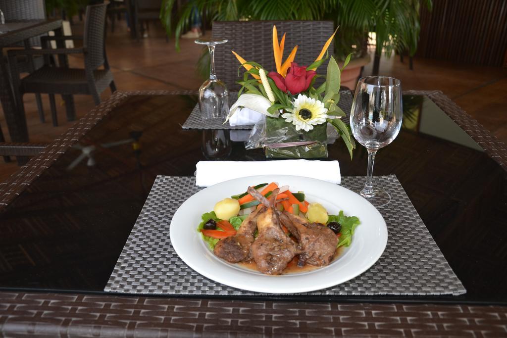 Hotel Sawa Douala Esterno foto