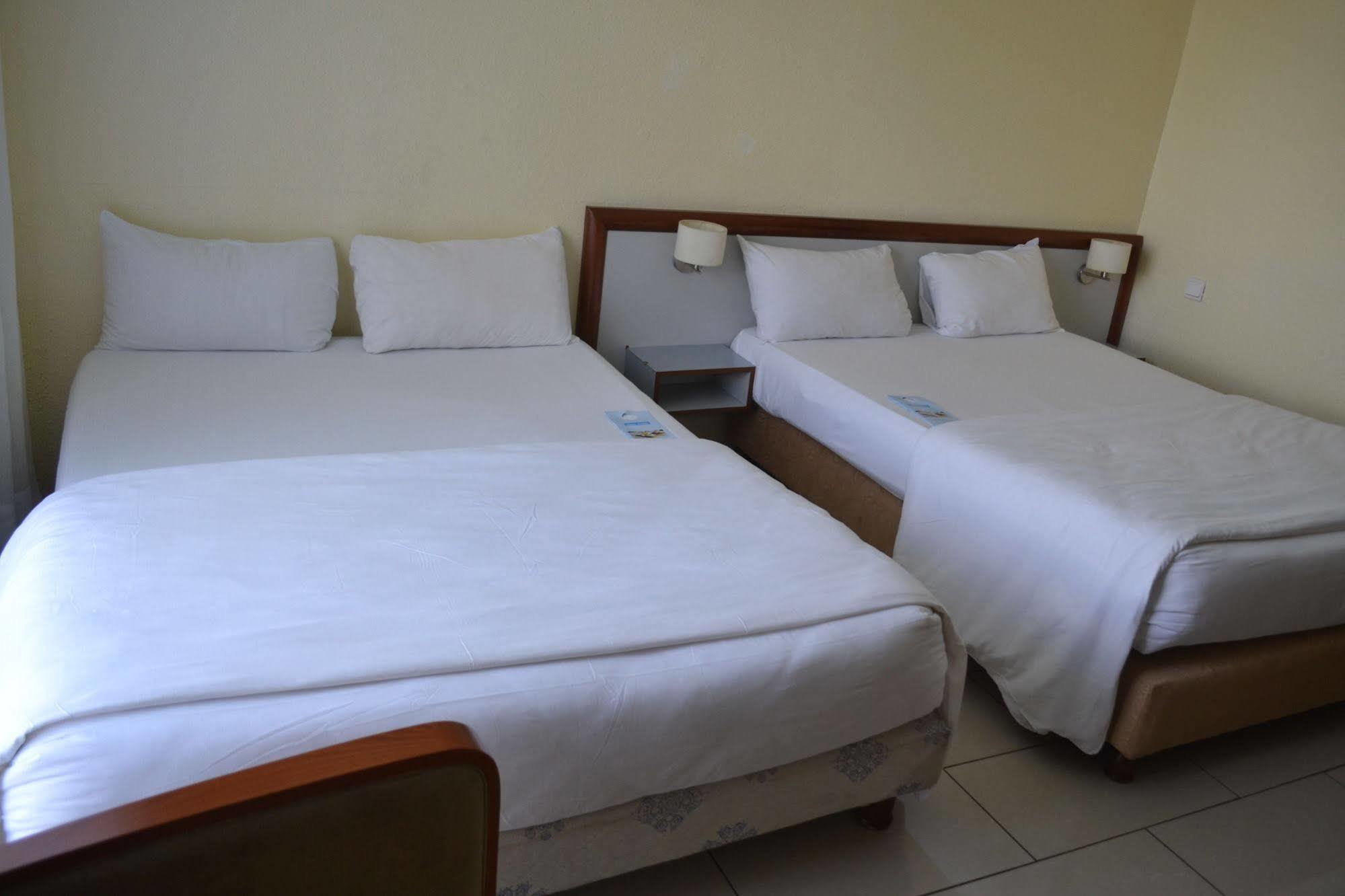Hotel Sawa Douala Esterno foto