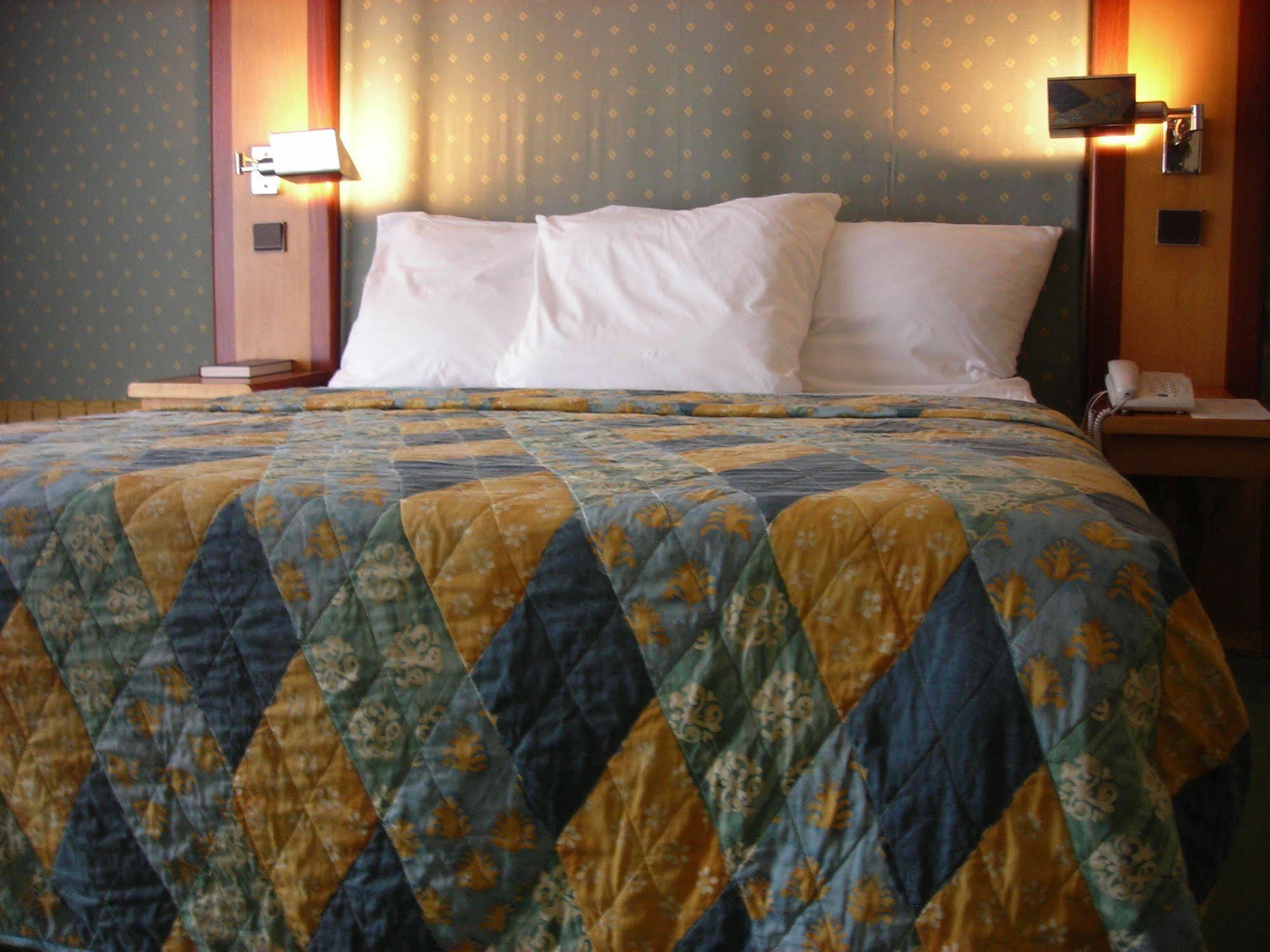Hotel Sawa Douala Esterno foto