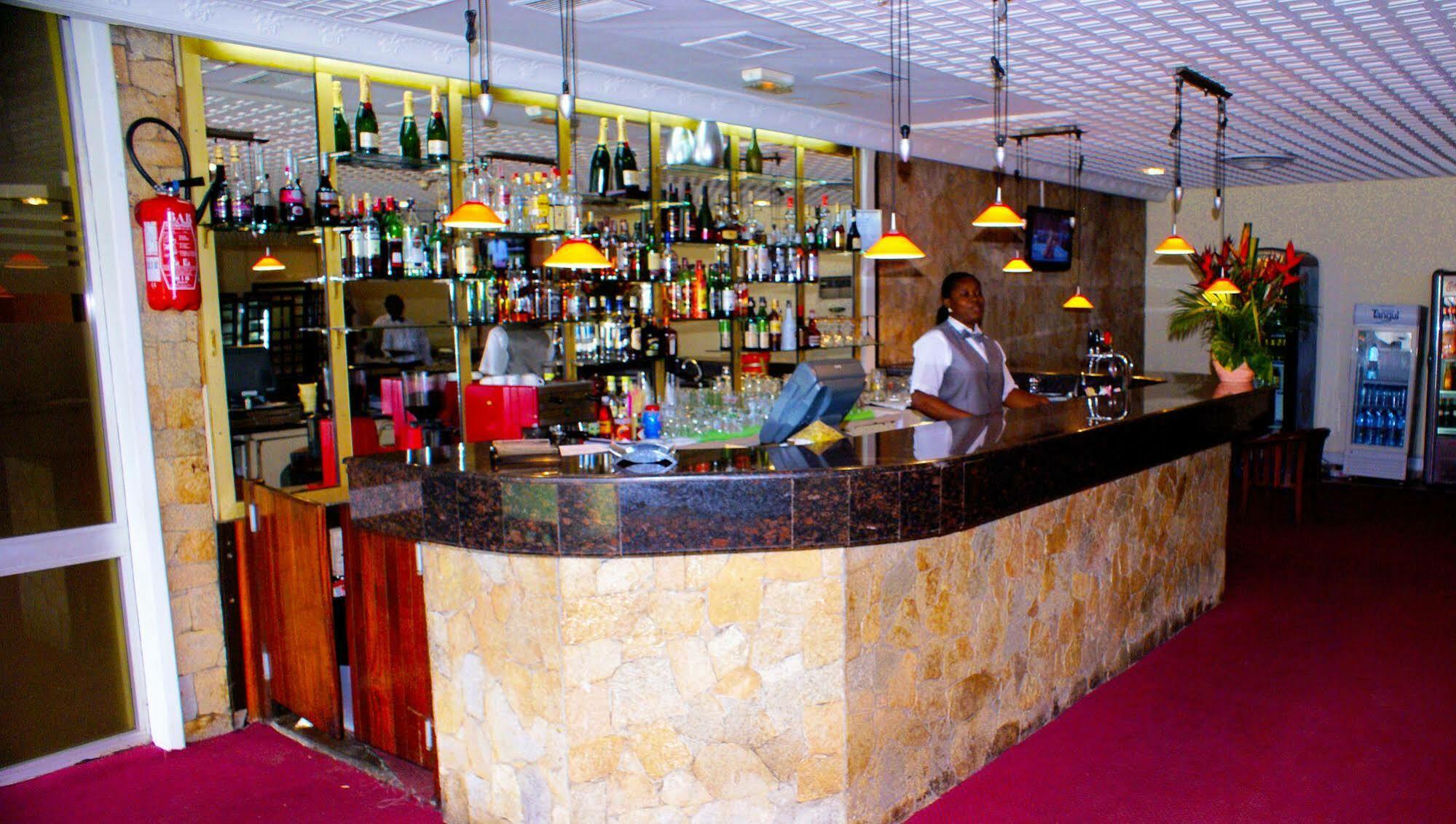 Hotel Sawa Douala Esterno foto